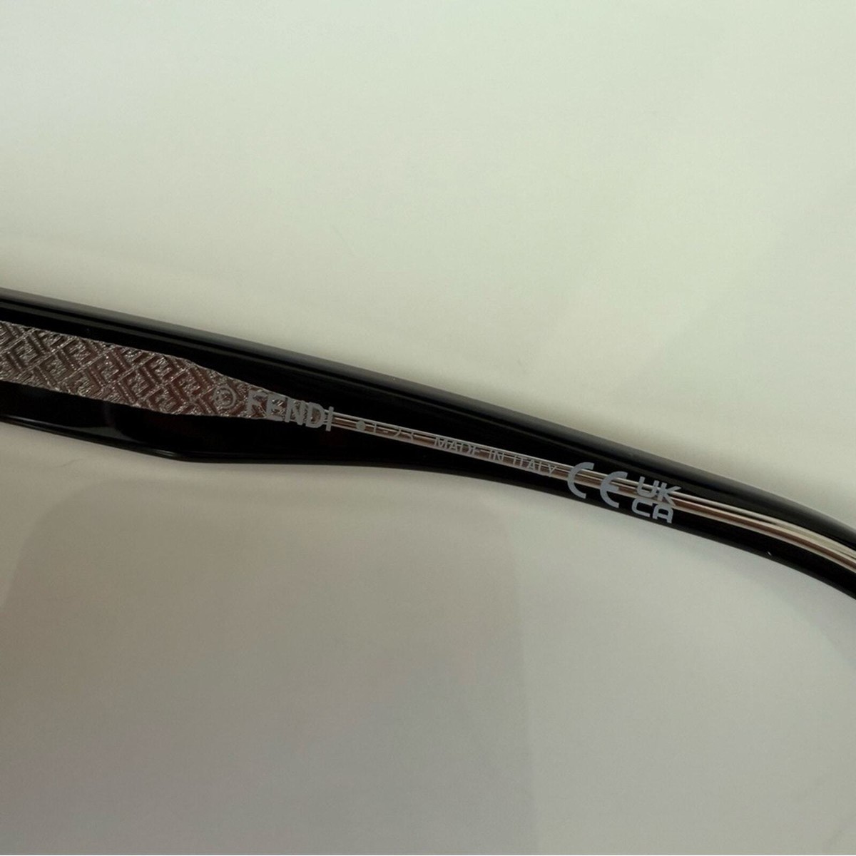 NEW!!! Fendi FE40105U 01A women sunglasses Authentic | eBay display picture 2