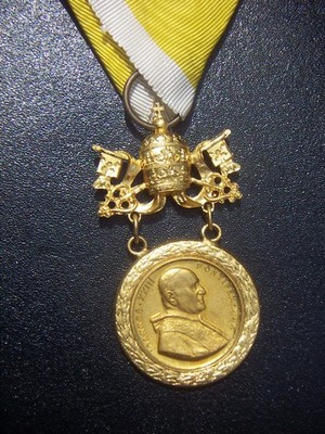 VATICAN ITALY BENE MERENTI BENEMERENTI POPE JOHN XXIII GOLD GILT MEDAL RARE !!