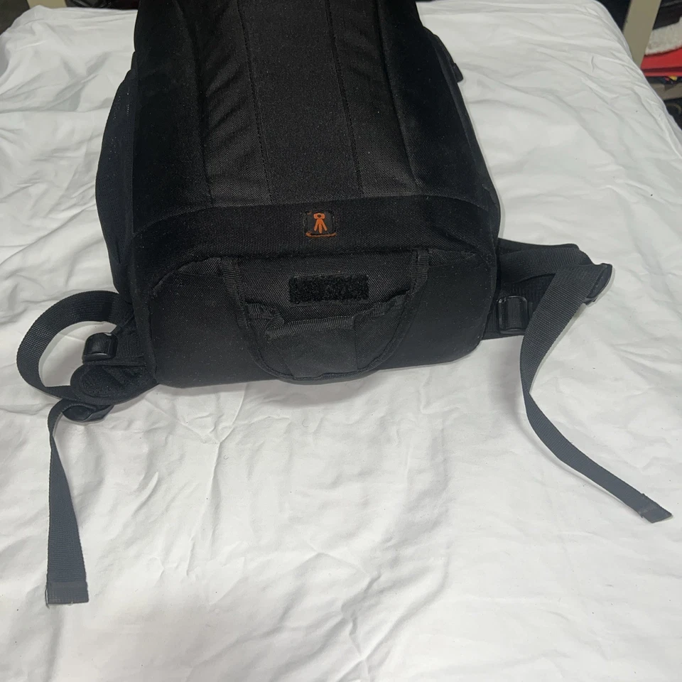 Lowepro Flipside 300 DSLR Camera Backpack Black, Padded - Image 3 of 4
