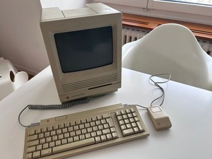 ヴィンテージ　Macintosh SE/30 本体　キーボード　マウス付属 ヴィンテージ Macintosh SE/30 本体 キーボード マウス付属 Apple