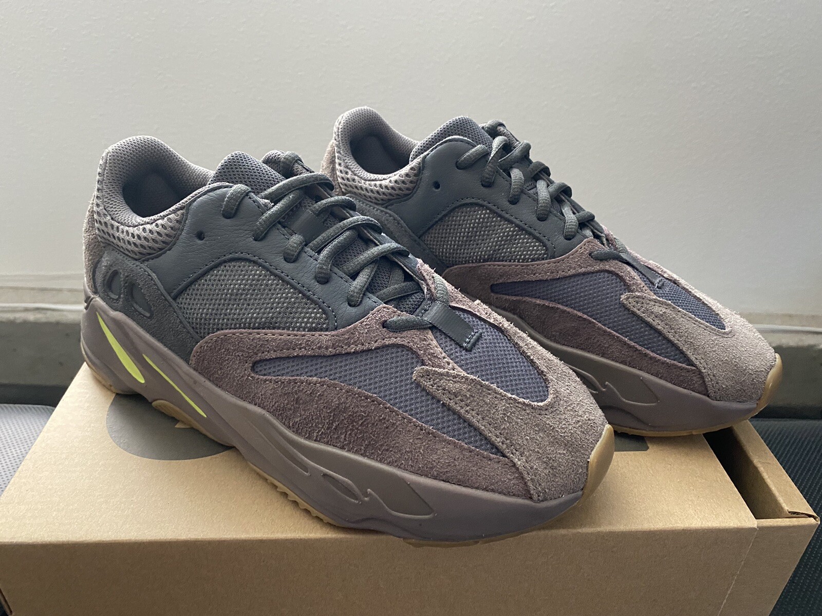 adidas yeezy boost 700 mauve