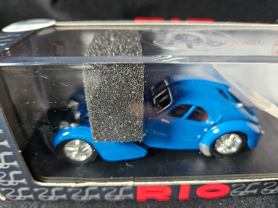 Rio 1938 Bugatti 57 SC Atlantic escala 1:43 Inv. #3783 - Imagem 2 de 3