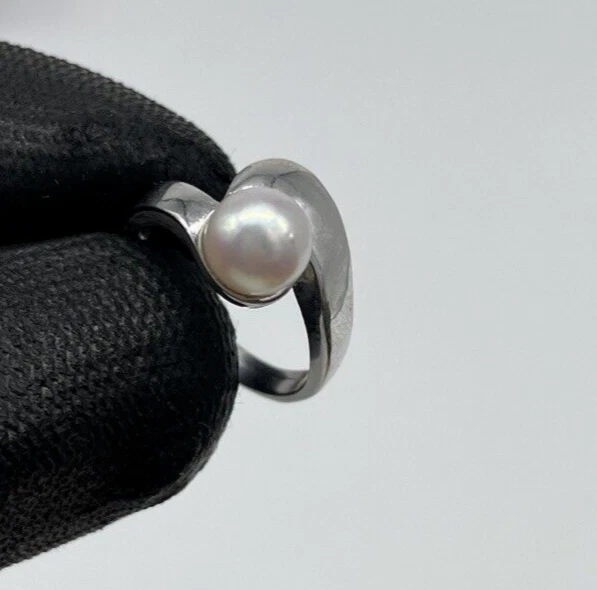 Anello donna in argento 925 perla di fiume naturale liscia bianca tonda elegante - Immagine 4 di 4