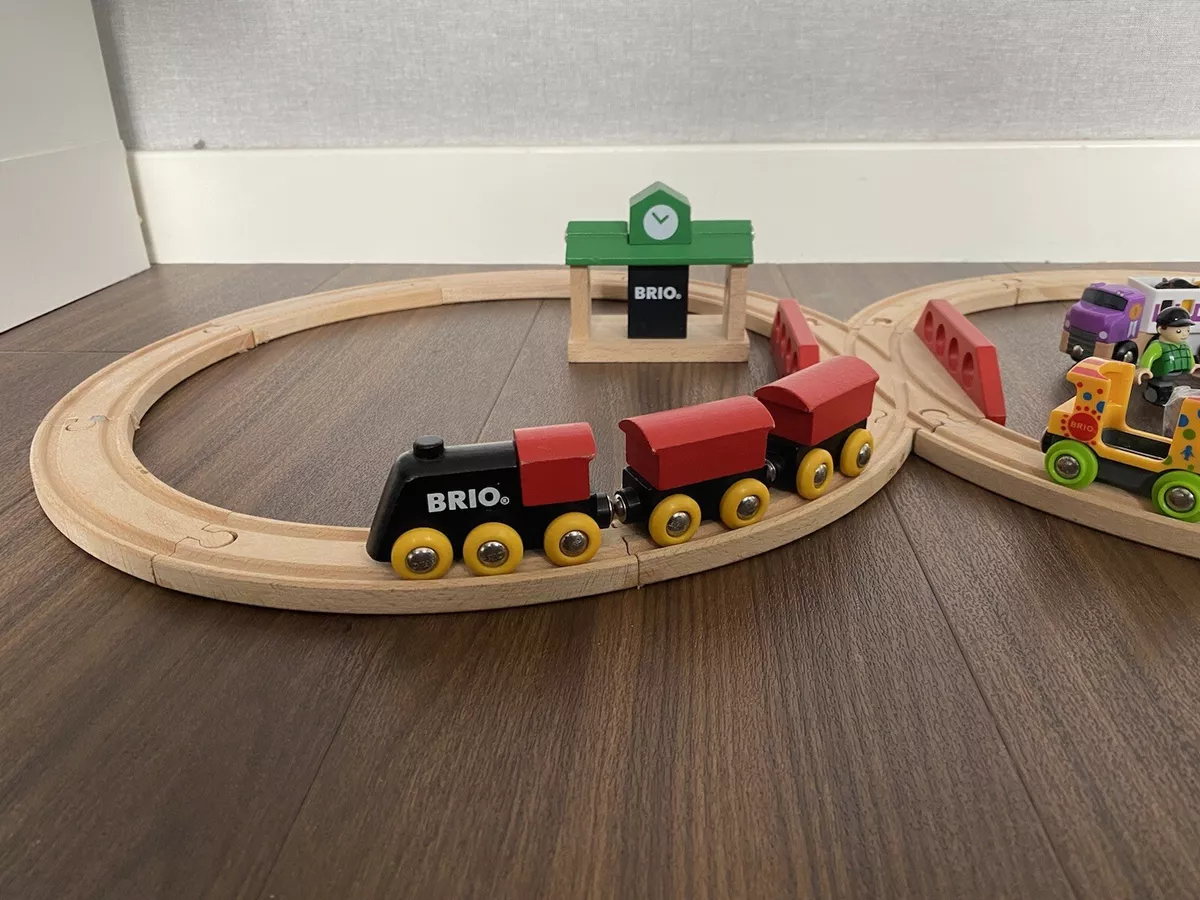 BRIO Classic Figure of 8 Set Train Set Bundle With Other Brio