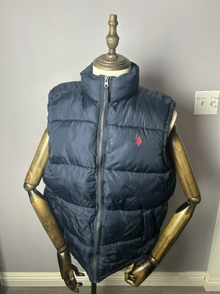 U.S. Polo Assn Men’s Puffer Vest Size Large Navy Blue Zip Jacket Red Lining - Image 2 of 4