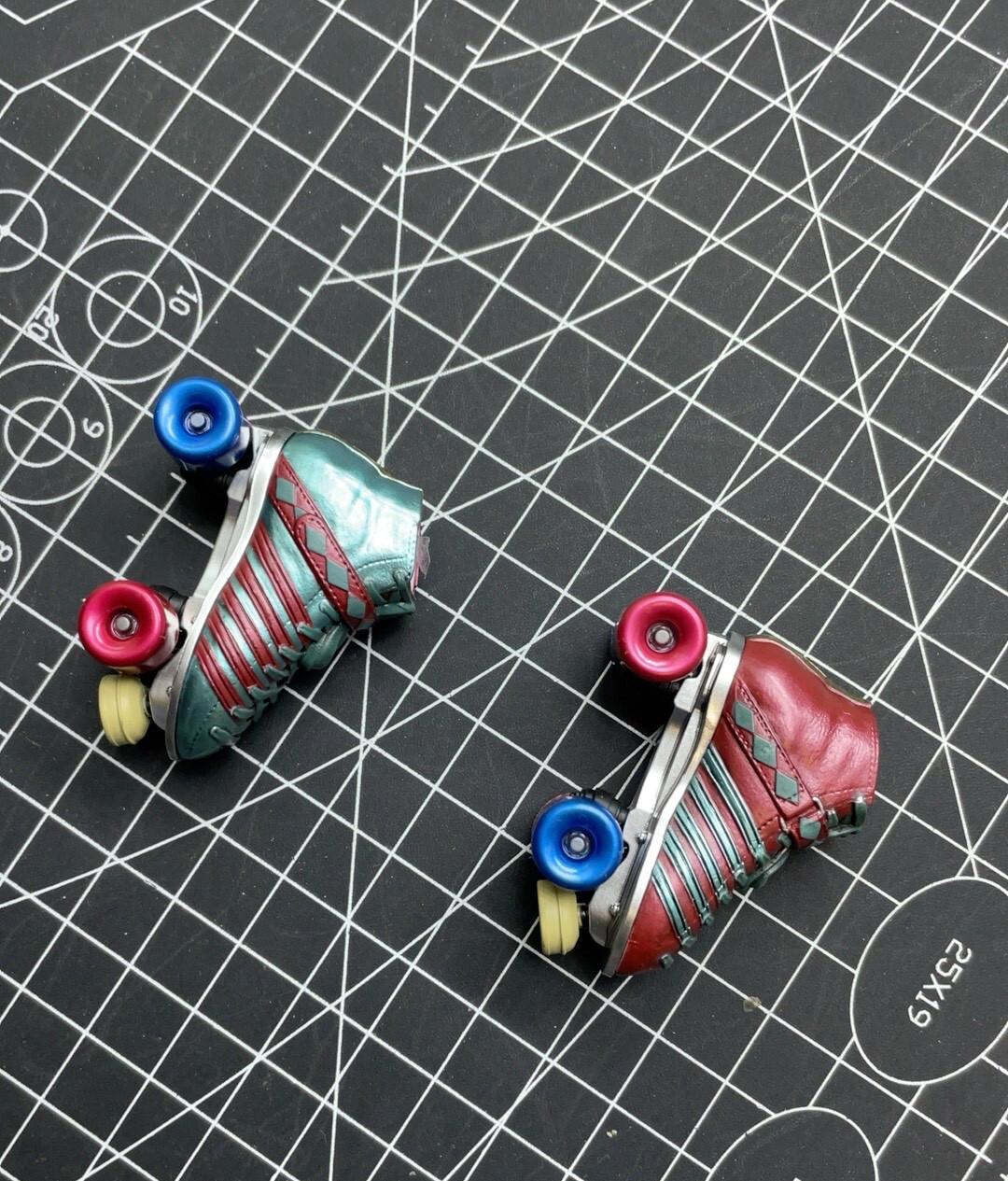 Hot Toys HT MMS565 1/6 Scale Harley Quinn RollerSkates Figure Birds of