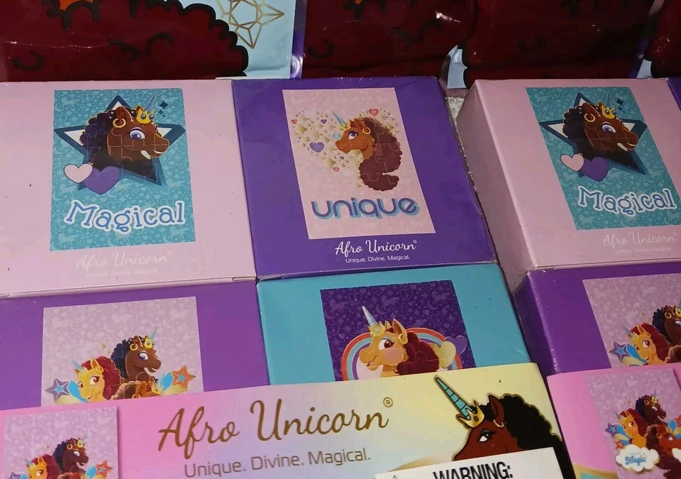 Afro Unicorn 4 paquetes de juego Grab Go. 4 mini rompecabezas y libro de cuentos de 8 piezas. Nuevo Foto 4 de 4