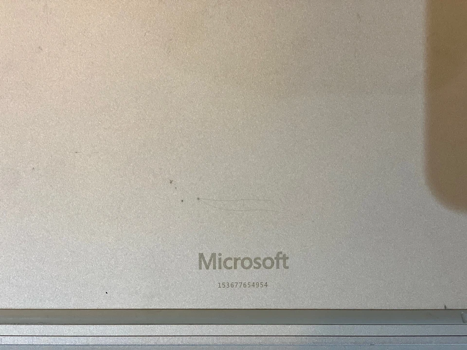 Microsoft Surface Book Tablet 13.5"| i7-6600U 2.60GHz| 8GBRAM| 256GBSSD Win10Pro - Image 4 of 4