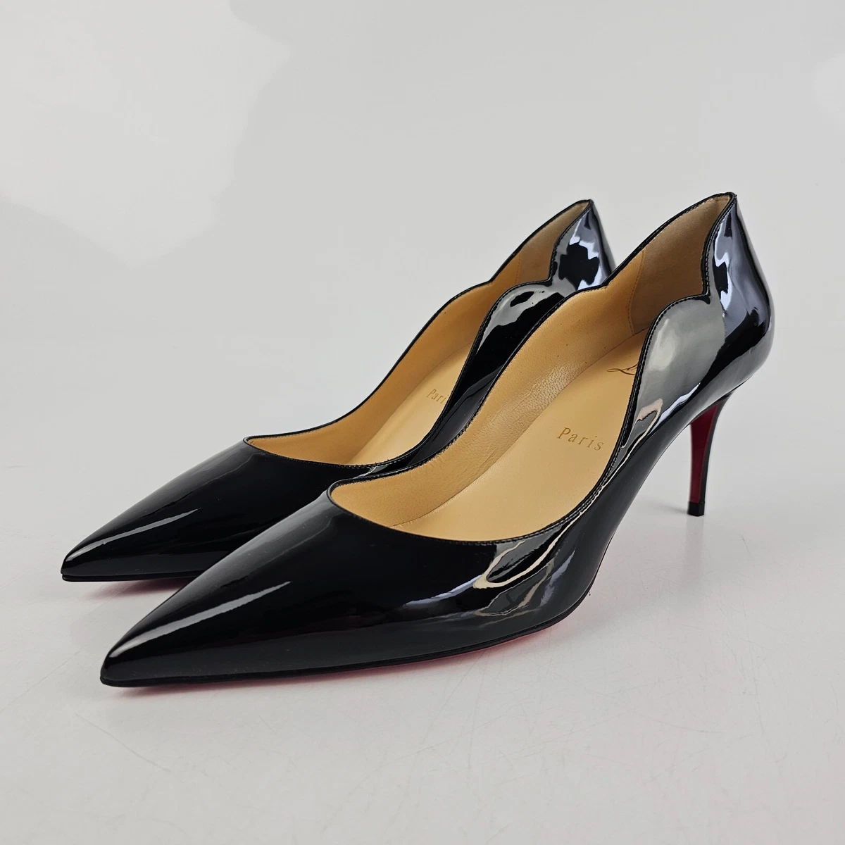 CHRISTIAN LOUBOUTIN: Hot Chick pumps in patent leather - Black