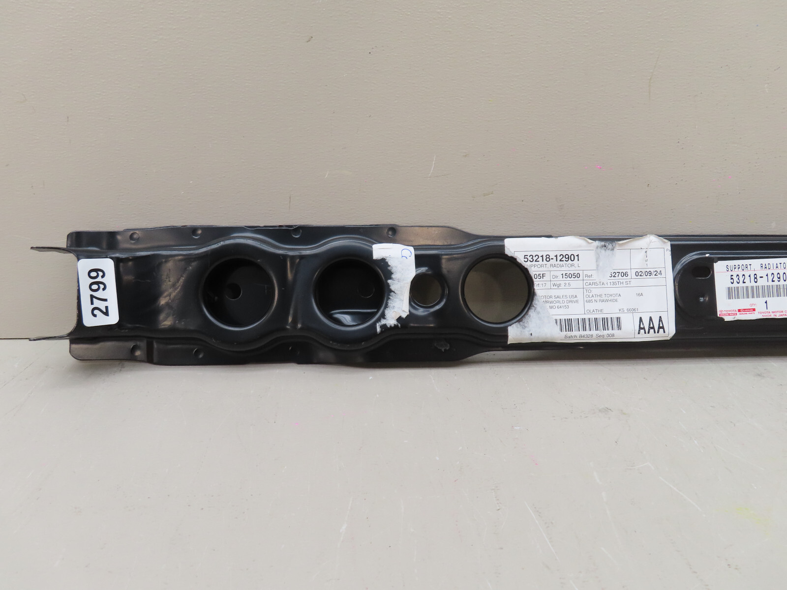 08-18 GENUINE TOYOTA PRIUS V SCION LOWER RADIATOR SUPPORT  BAR OEM 53218-12901