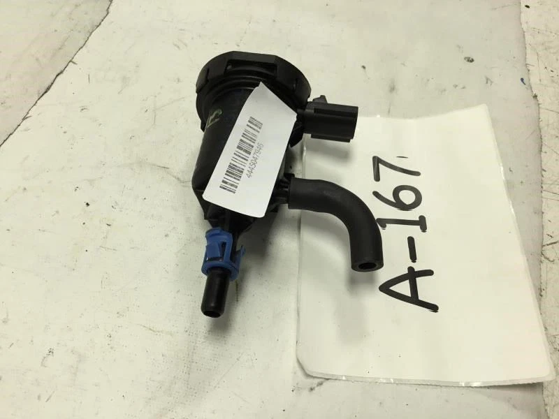 Chrysler Town Country 2012 bote de vapor de combustible conjunto de válvula de purga OEM+ Foto 3 de 4