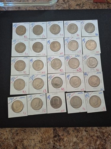 25 Mint Uncirculated 1983 P Kennedy Half Dollar Coins. Beautiful Coins!