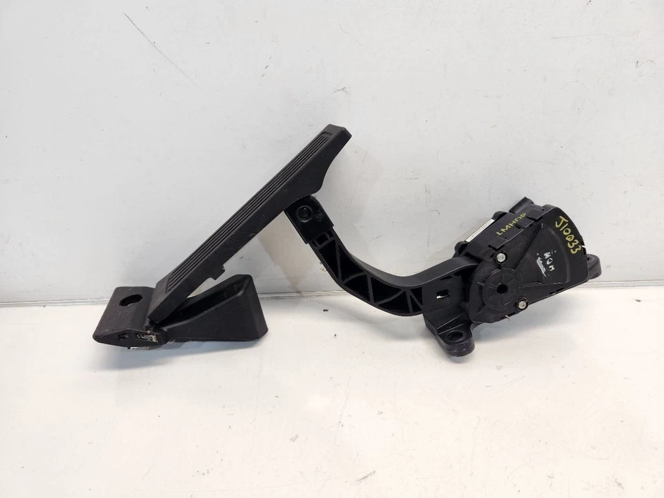 Hyundai Tucson 2012 (2,4 L/AT/AWD) pedal acelerador - DBW/conducción por cable Foto 2 de 4