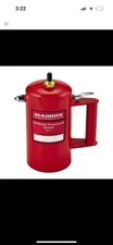 MADDOX 32 oz. Refillable Pressurized Sprayer