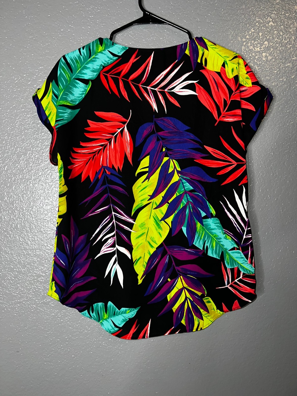 Bold Elements Tropical Leaf Print Zip Neck Short … - image 4