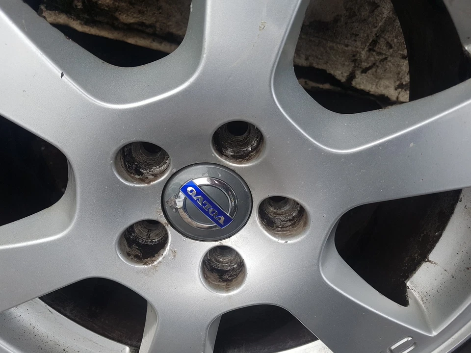 VOLVO XC60 17 INCH Simple Alliage Roue - Segin 2008-16 30671480 12-MONTH - Photo 2/4