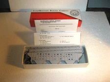 HO INTERMOUNTAIN FRITO-LAY 4750 CUBIC FT 3 BAY COVERED HOPPER DIFF # 3 KIT!