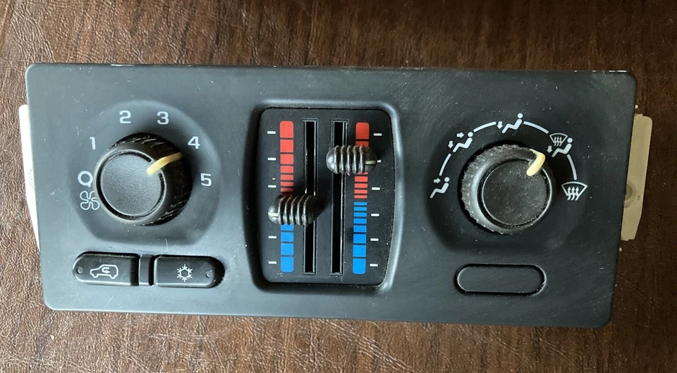 Chevrolet Silverado 1500 2007 clásico tablero moldura con controles y ventilaciones Foto 2 de 4