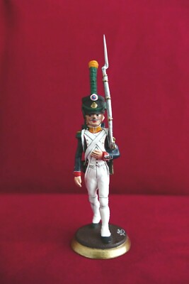 BERNARD BELLUC, FIGURINE EN PORCELAINE : VOLTIGEUR D'INFANTERIE DE