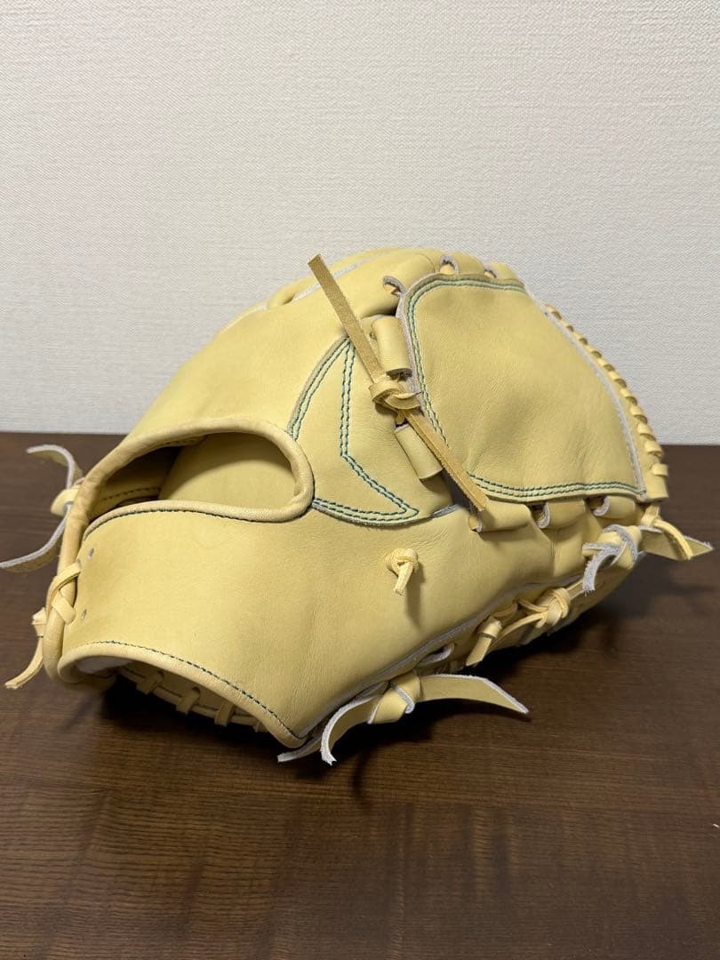 Camel Leather Hardball Pitcher/Infielder Glove, Right-Hand, 