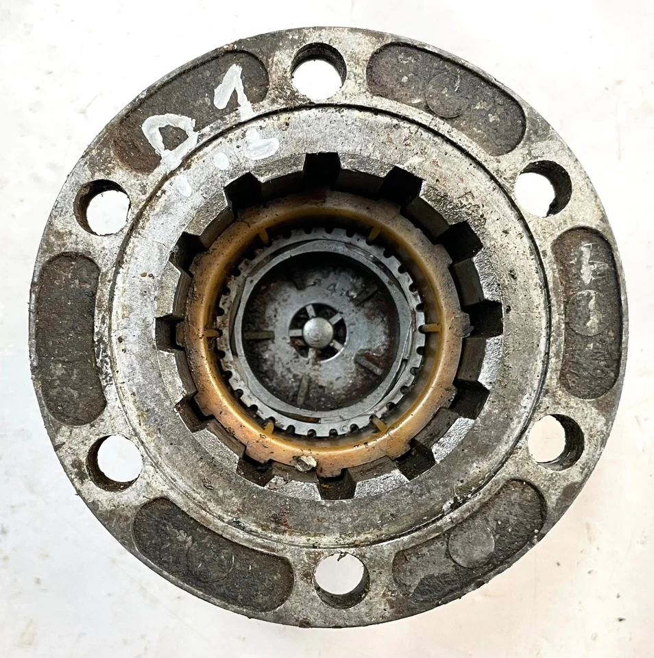 Buje de bloqueo Jeep CJ stock dana 30 seis pernos 27 spline 72-81 CJ5 CJ7 SOLO CARCASA Foto 4 de 4