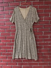 Amazon Essentials Women's Leopard Vneck Faux Wrap Dress Stretchy With Pockets M