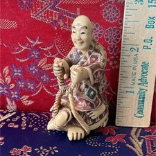Japanese Painted Netsuke-Style Carved Figurine Kneeling Man Holding Rope Kimono