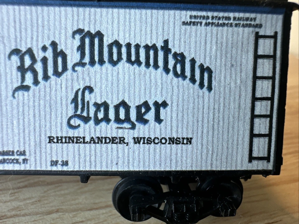 CUSTOM LETTERING HO SCALE BILLBOARD BEER REEFER RHINELANDER WISC RIB MT. LAGER - Image 4 of 4
