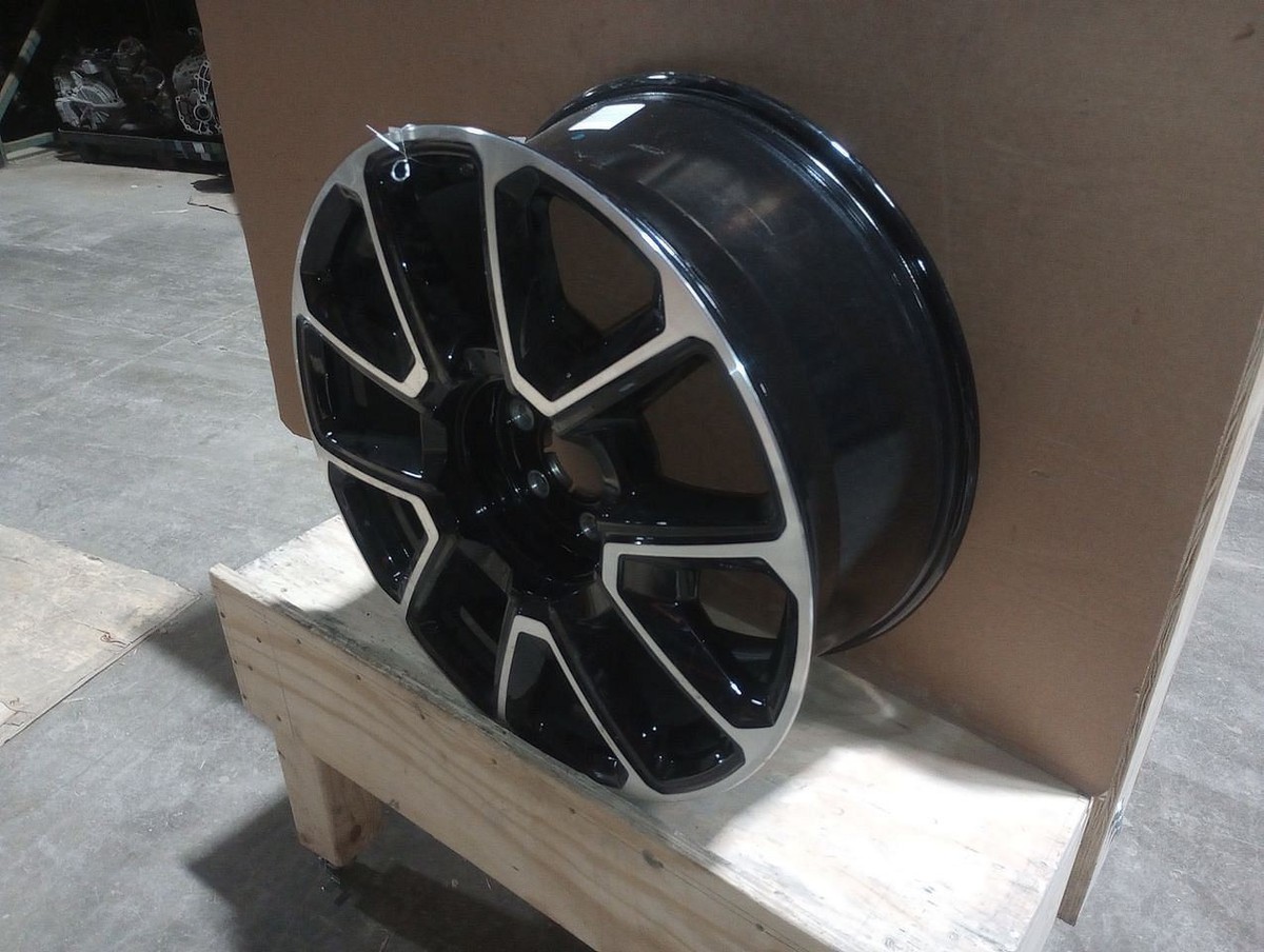 【中古】 Hornito！ Planalto 22 '' Machined Black Chevrolet Tahoe Suburban 21 OEM Factory