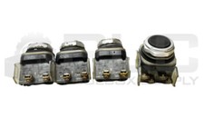 LOT OF 4 ALLEN BRADLEY 800T-A2 /N PUSH BUTTON BLACK W/ 800T-XD1 /C CONTACT BLOCK