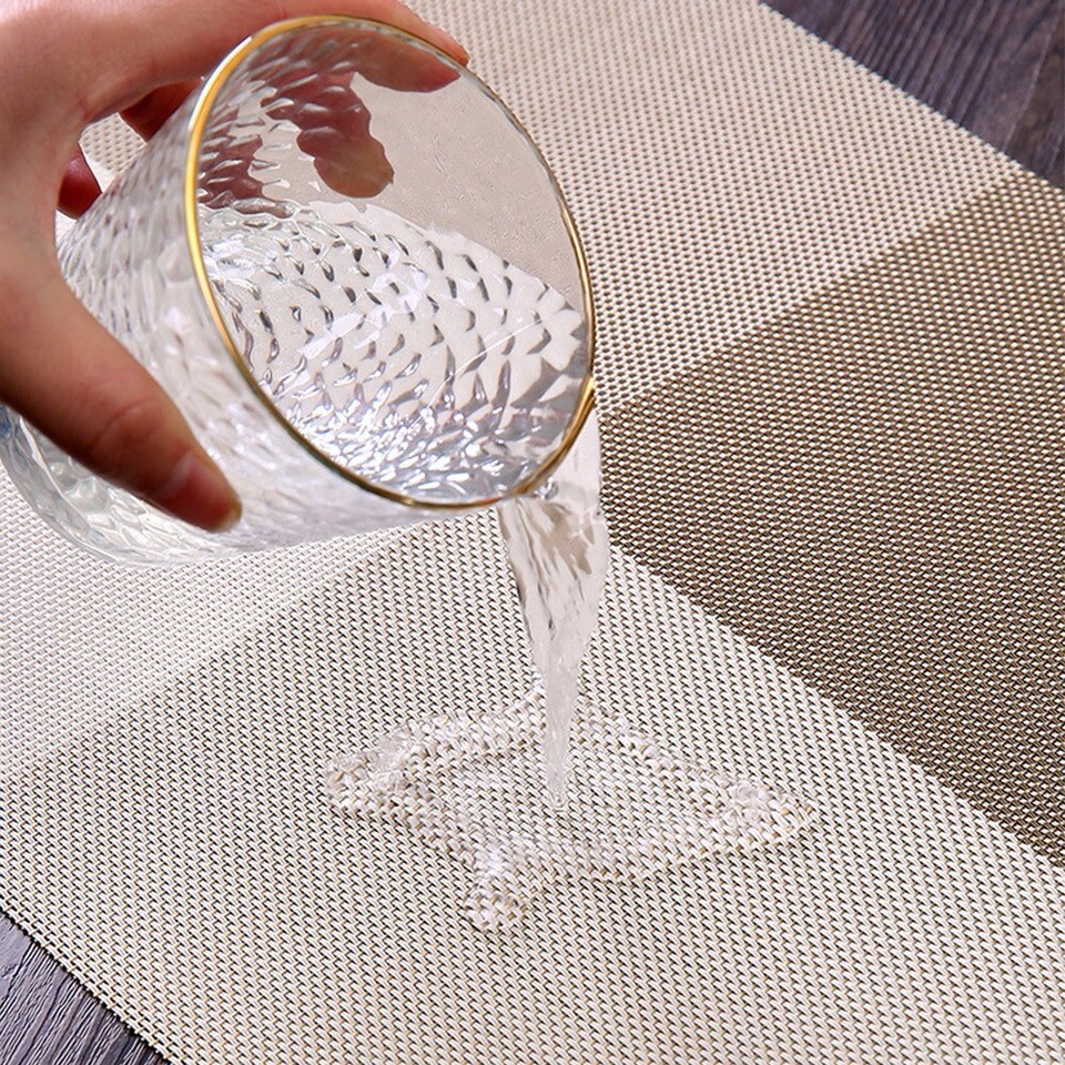 Heatproof Dining Table Mats Made from PVC Set of 6 for Stylish