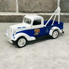 University Kentucky UK Wildcats 1937 Ford Wrecker Diecast Limited Edition of 350