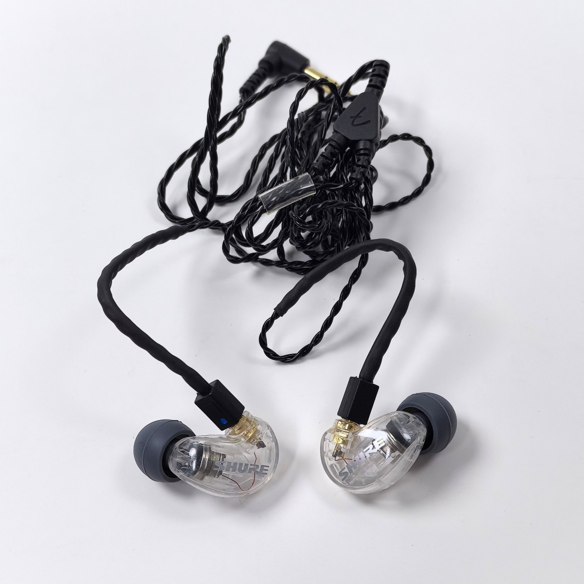 Shure SE215 Wired In-Ear Earphones Headphones Sound Isolating