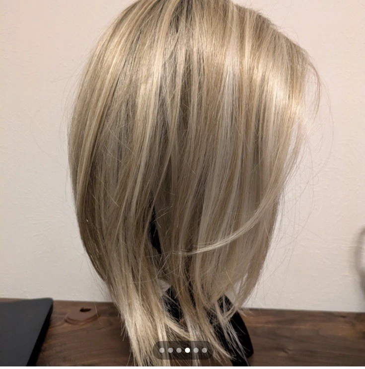 Peluca Cameron Jon Renau Encaje Frontal Monotop Atada a Mano Palm Springs Rubia con Suministros Foto 2 de 4