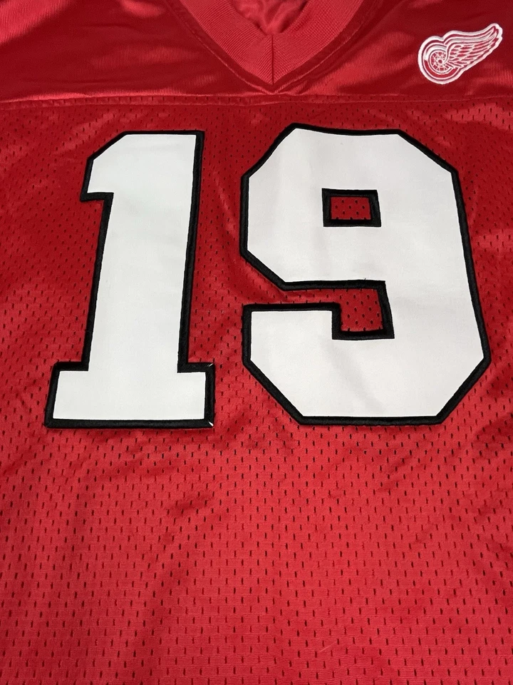 Camiseta De Colección Pro Edge Detroit Red Wings Steve Yzerman Manga Corta Para Hombre M NHL Foto 2 de 4