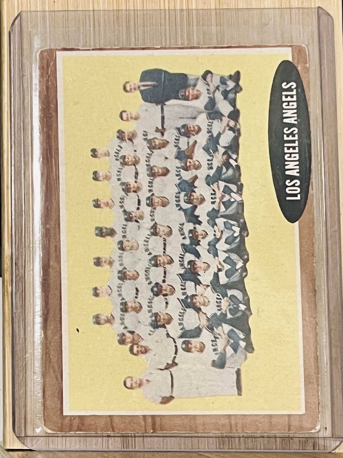 1962 Topps Set-Break #132 Los Angeles Angels Team