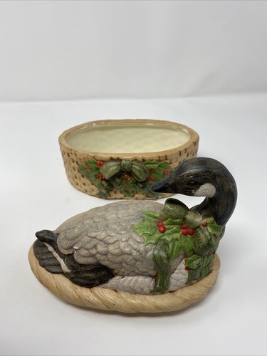 Piatto vintage in ceramica dipinto a mano oca su cesto invernale coperto agrifoglio firmato - Foto 12 di 12