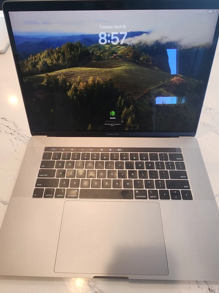 Apple MacBook Pro A1990 (2018) 15" i7 8.th 2.6GHz 16RAM 512 SSD - Image 2 of 4