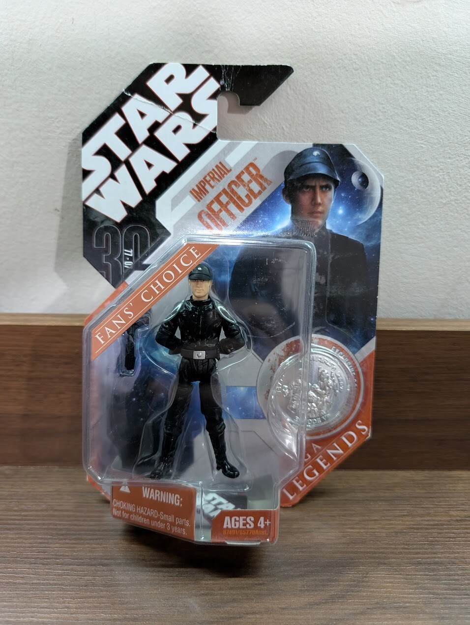 Hasbro 2007 Star Wars Saga Legends Imperial Officer 30Th Anniversary Coin Figure