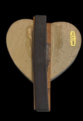 Vintage Fridge Magnet Folk Art Heart On Clothespin 2.5” X 2” Taiwan - Picture 2 of 7