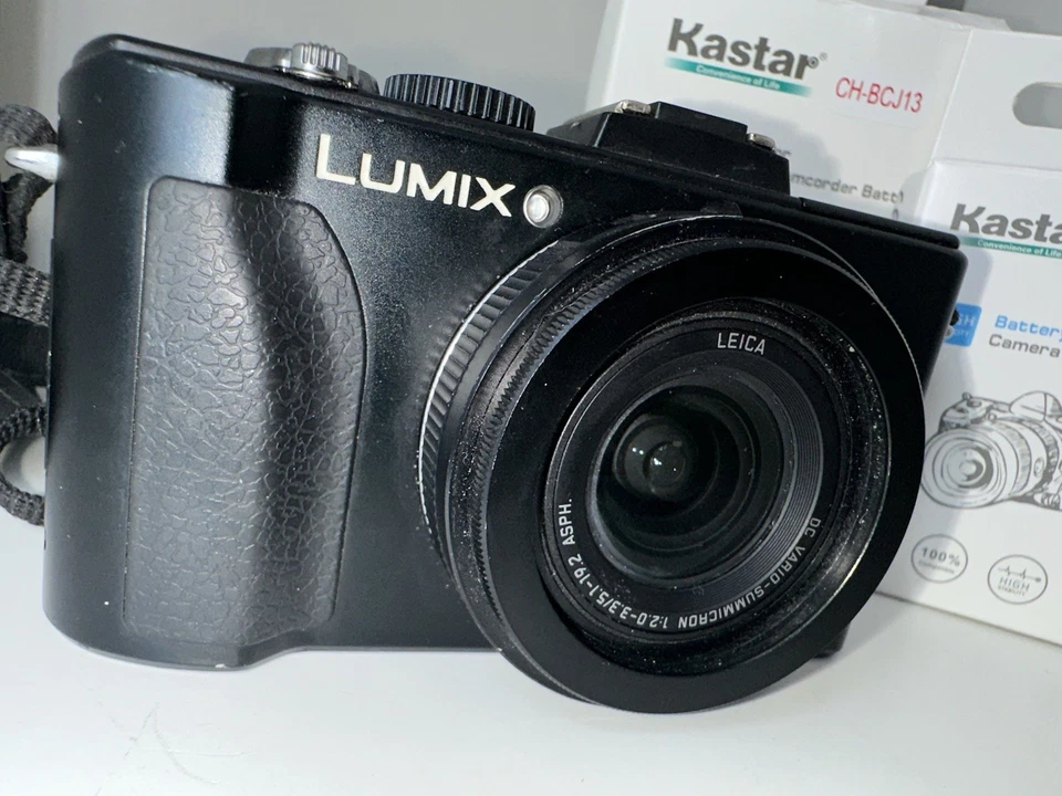 Cámara digital de apuntar y disparar Panasonic DMC-LX5 DMC-LX5 10,0 MP Foto 3 de 4