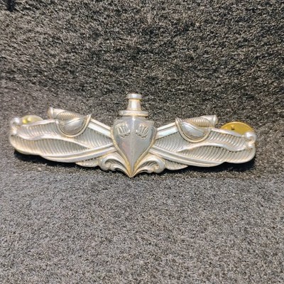 VINTAGE ~ USN UNITED STATES NAVY ~ SILVER FILLED SHIP PIN