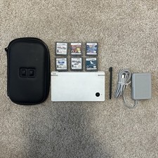 White Nintendo DSi Bundle