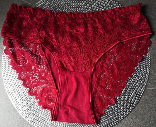 Slip, rot, wunderschönes Spitzenmaterial, Gr. 46/48, höhere Taille, neu
