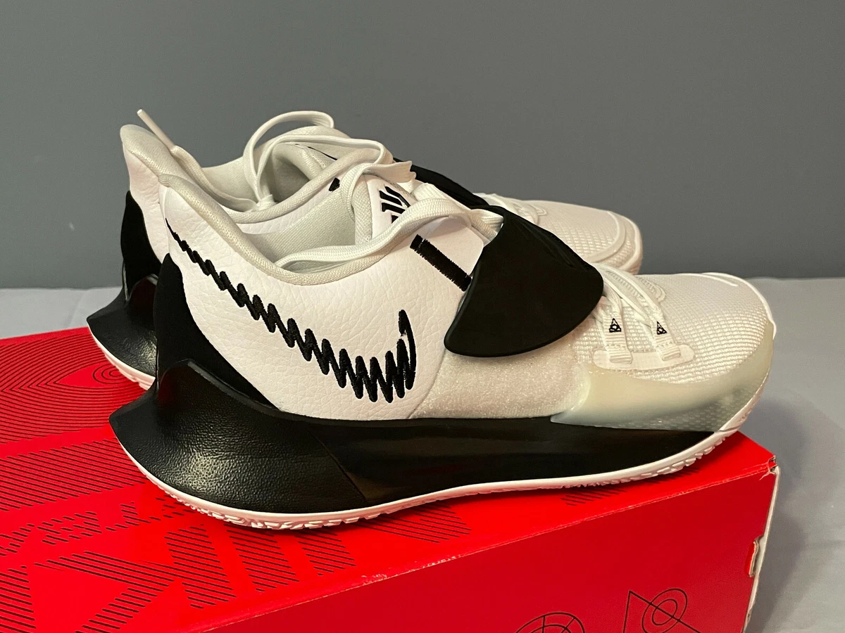 Nike men's kyrie 3 tb basketball shoes hotsell
