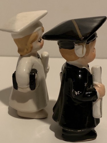 VINTAGE Japan LEFTON 4" Figurine BOY GIRL GRADUATE w/ DIPLOMA BOOKS Graduation - Picture 4 of 7