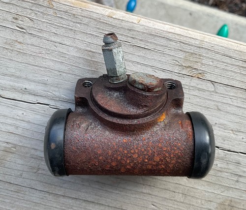 1962 PONTIAC TEMPEST REAR RIGHT WHEEL CYLINDER=DELCO MORAINE #5460354=RARE - Picture 5 of 6