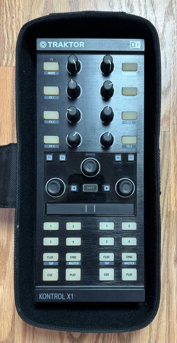 Native Instruments Traktor Kontrol X1 MK2 DJ Controller USB