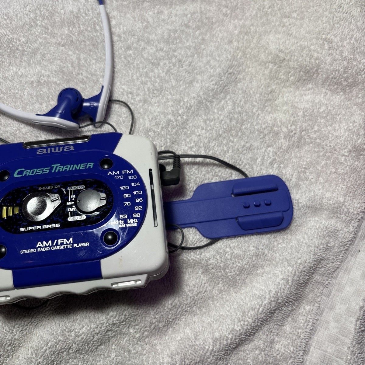 Aiwa HS-SP350W Walkman Cross Trainer Cassette Player With