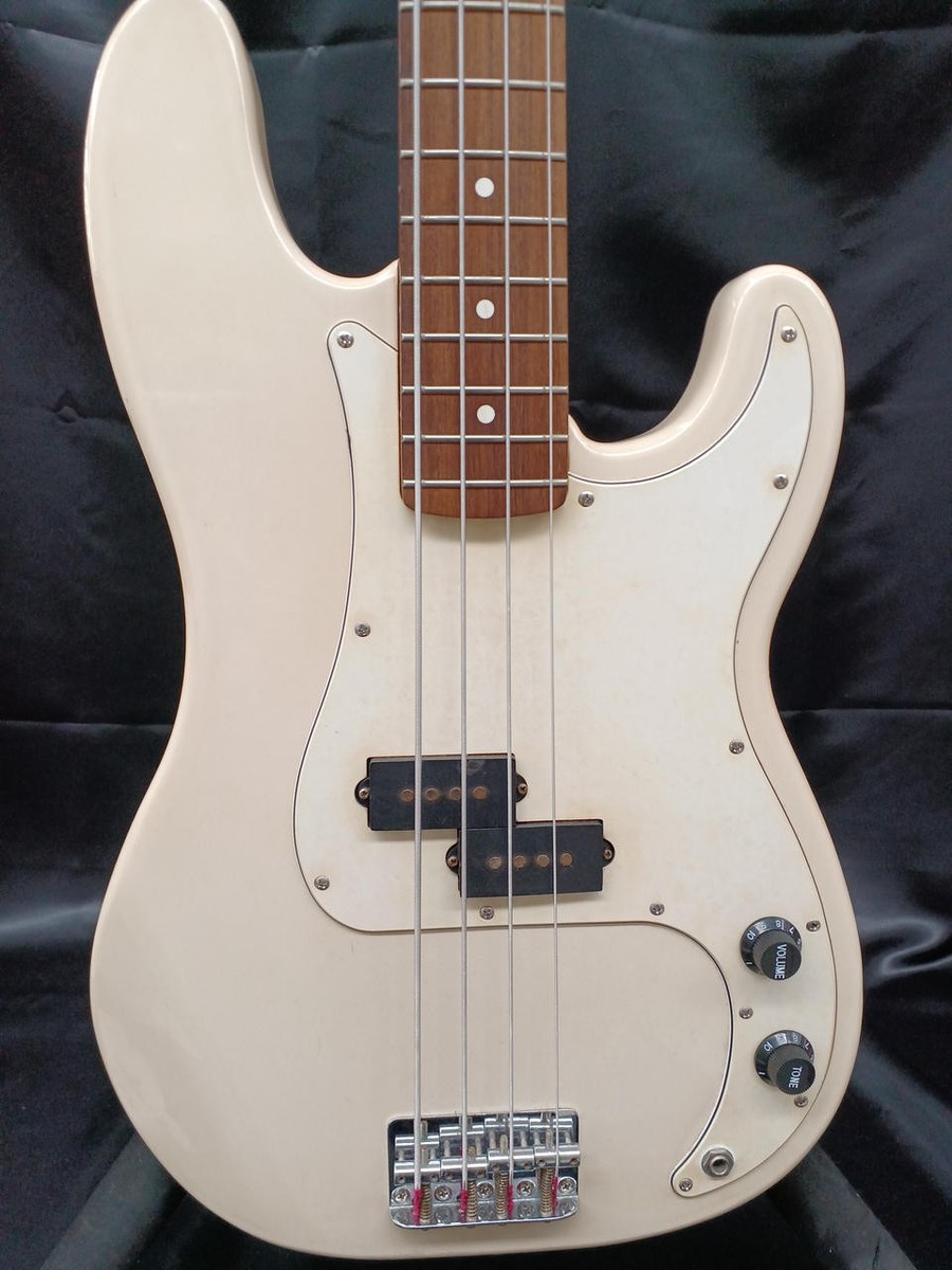 ベース Fender Mexico precision bass White Amazon.com: Fender Standard Precision Bass - Olympic White